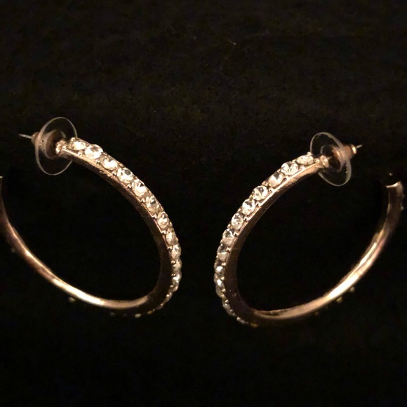 🆕 Steve Madden RGT 3/4 Hoop Earrings w/ Crystals - Picture 5 of 6